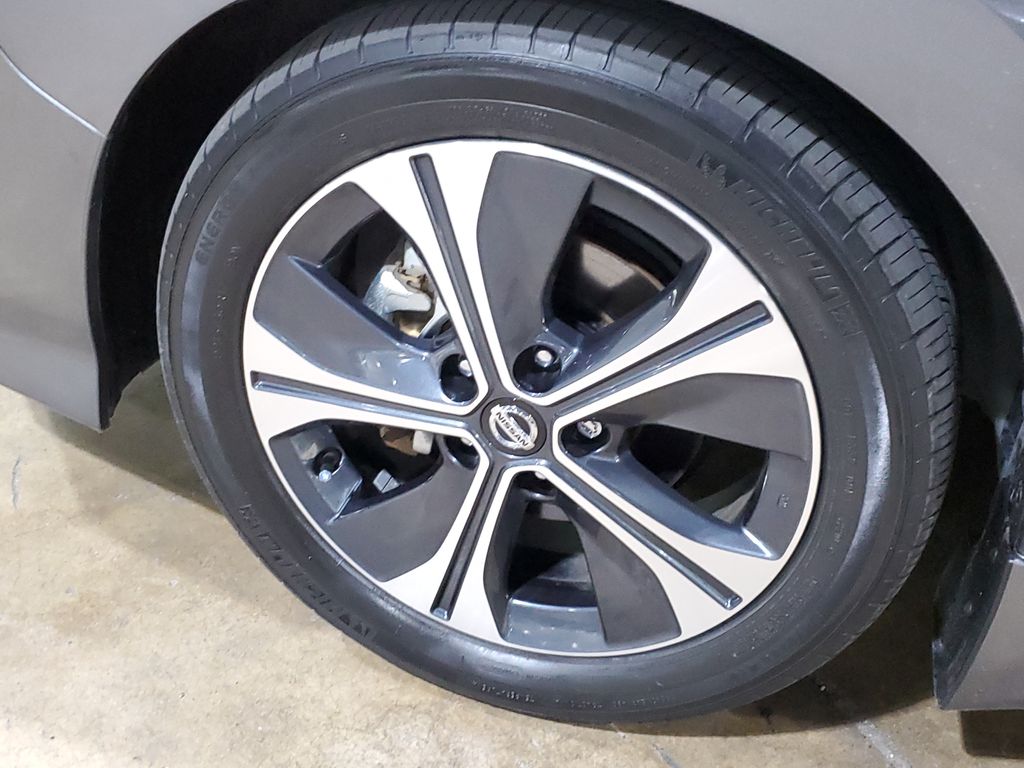 2021 Nissan LEAF SV photo