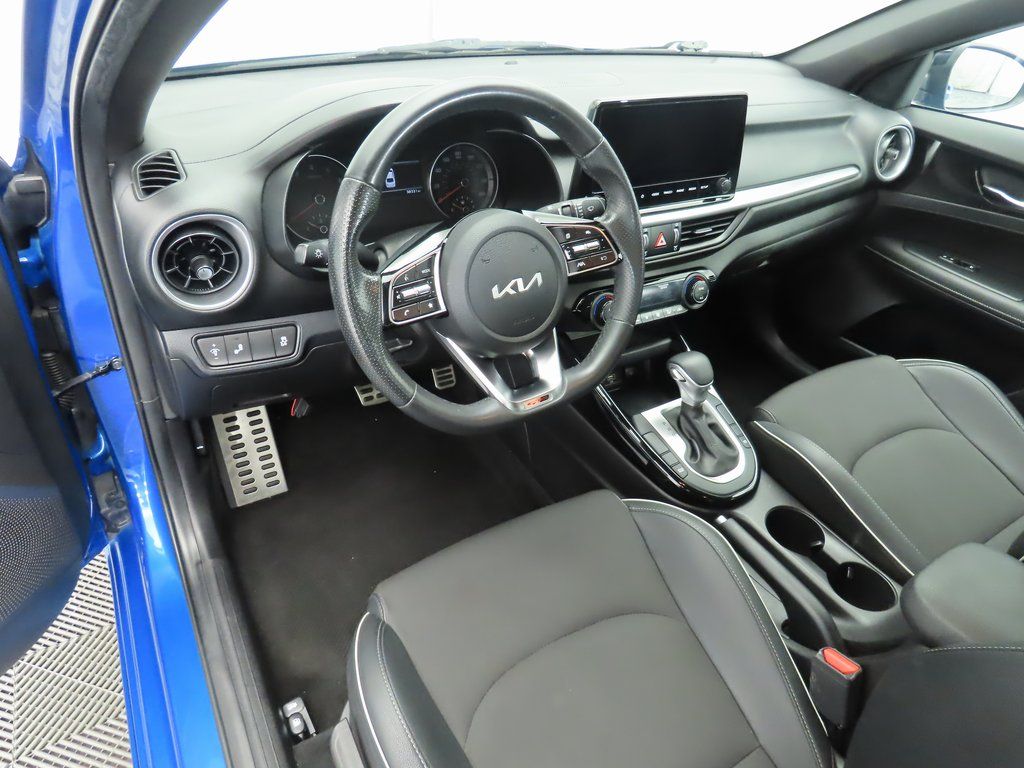 Thumbnail: 2022 Kia Forte - 9