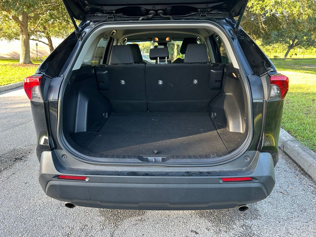 Thumbnail: 2021 Toyota RAV4 - 10