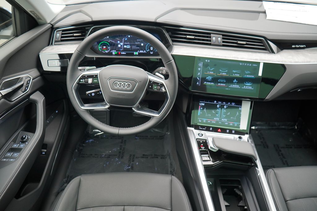 2024 Audi Q8 e-tron  12