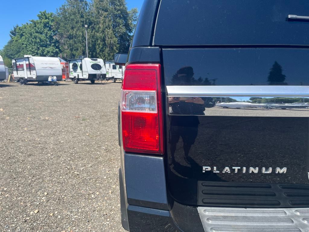 2017 Shadow Black Ford Expedition Platinum 4X4 SUV