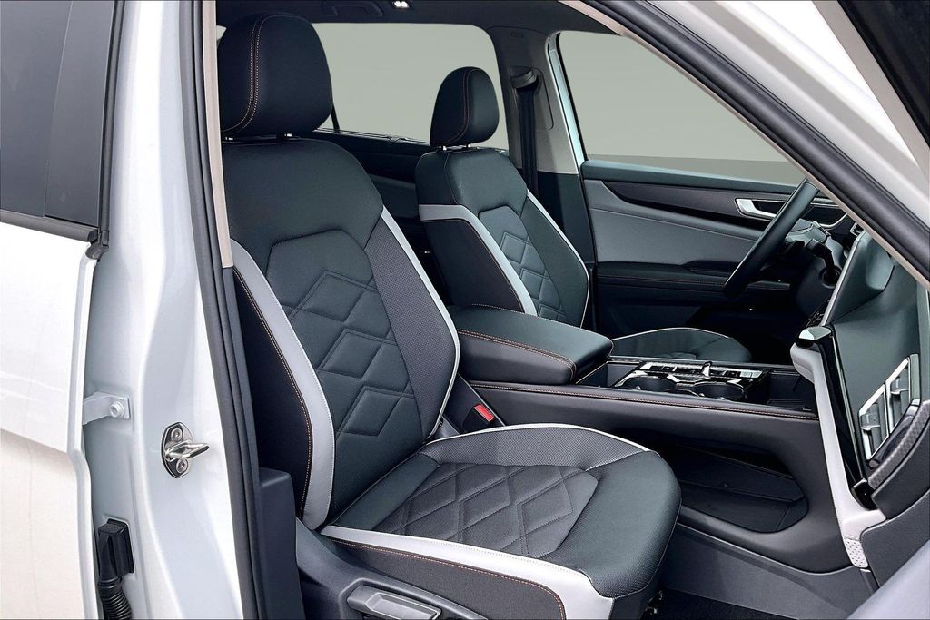 New 2026 White/off-white Volkswagen 2.0T Peak Edition image 11