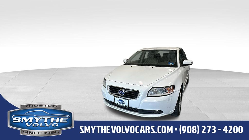 Ice White 2011 Volvo S40 Sedan Front-Wheel Drive 5-Speed Automatic