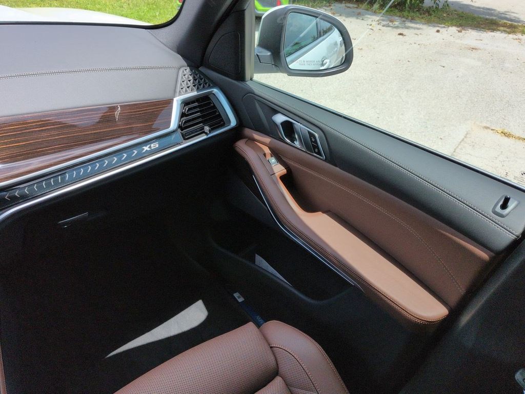 New 2026 White BMW xDrive40i image 17