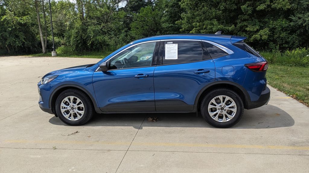 View vehicle photo 6