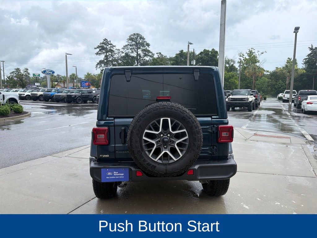 2025 Jeep Wrangler 4-Door Sahara 4x4