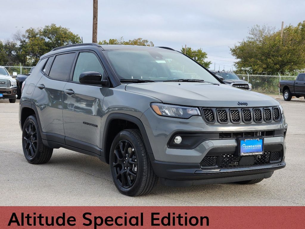 2024 Jeep Compass Latitude 2