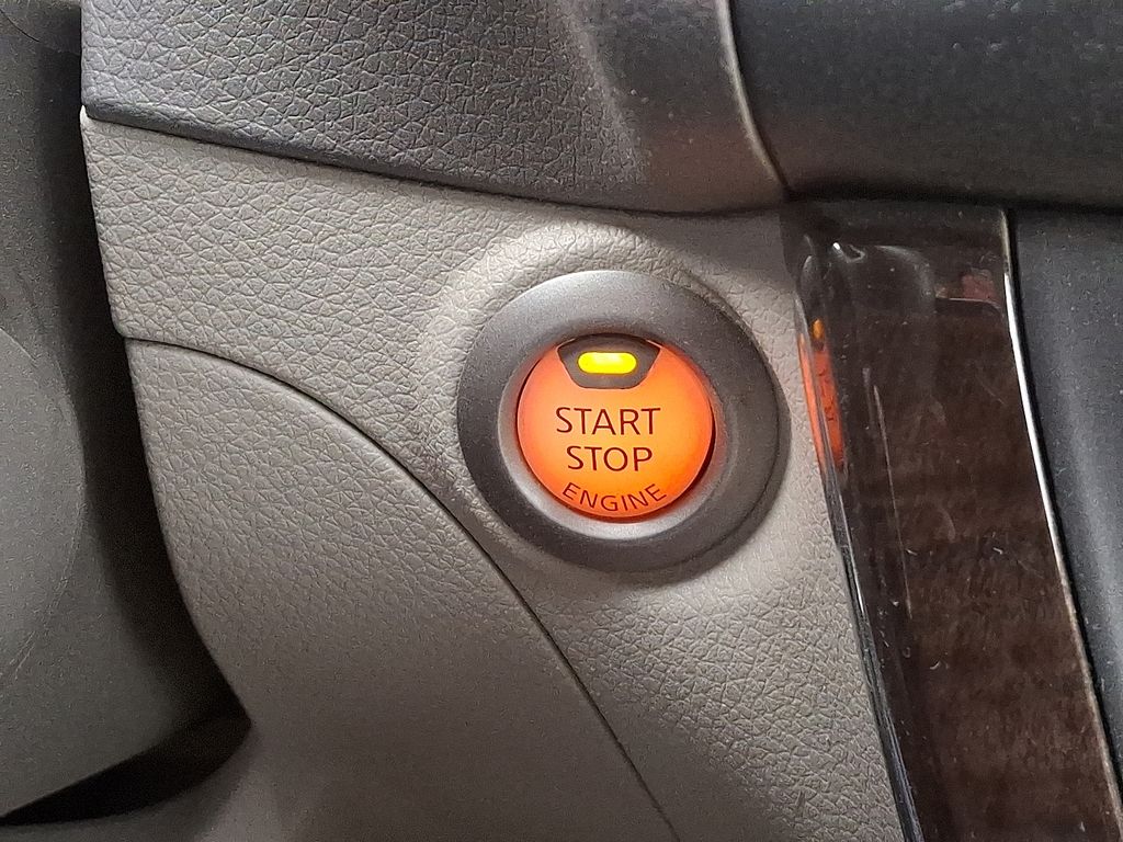 Thumbnail: 2013 Nissan Sentra - 23