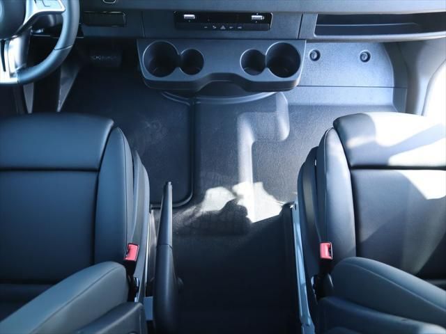 Thumbnail: 2026 Mercedes-Benz Sprinter - 18