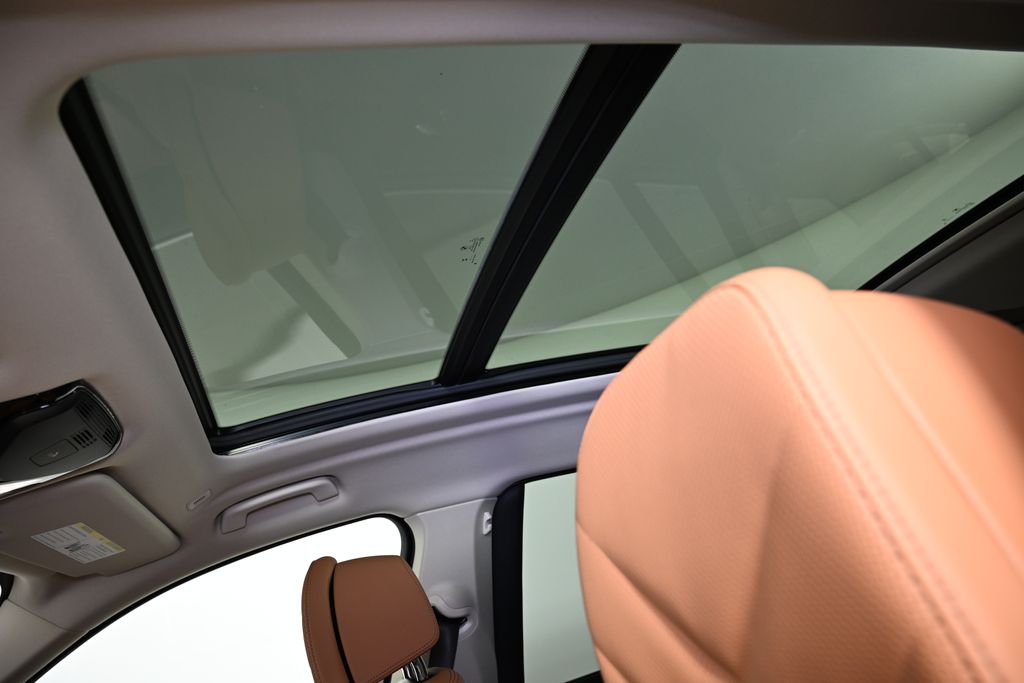 Thumbnail: 2026 BMW X7 - 20