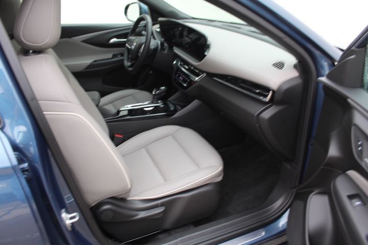 Used Car 2024 Buick Envista  Avenir For Sale Under $30,000 In Georgetown, Texas