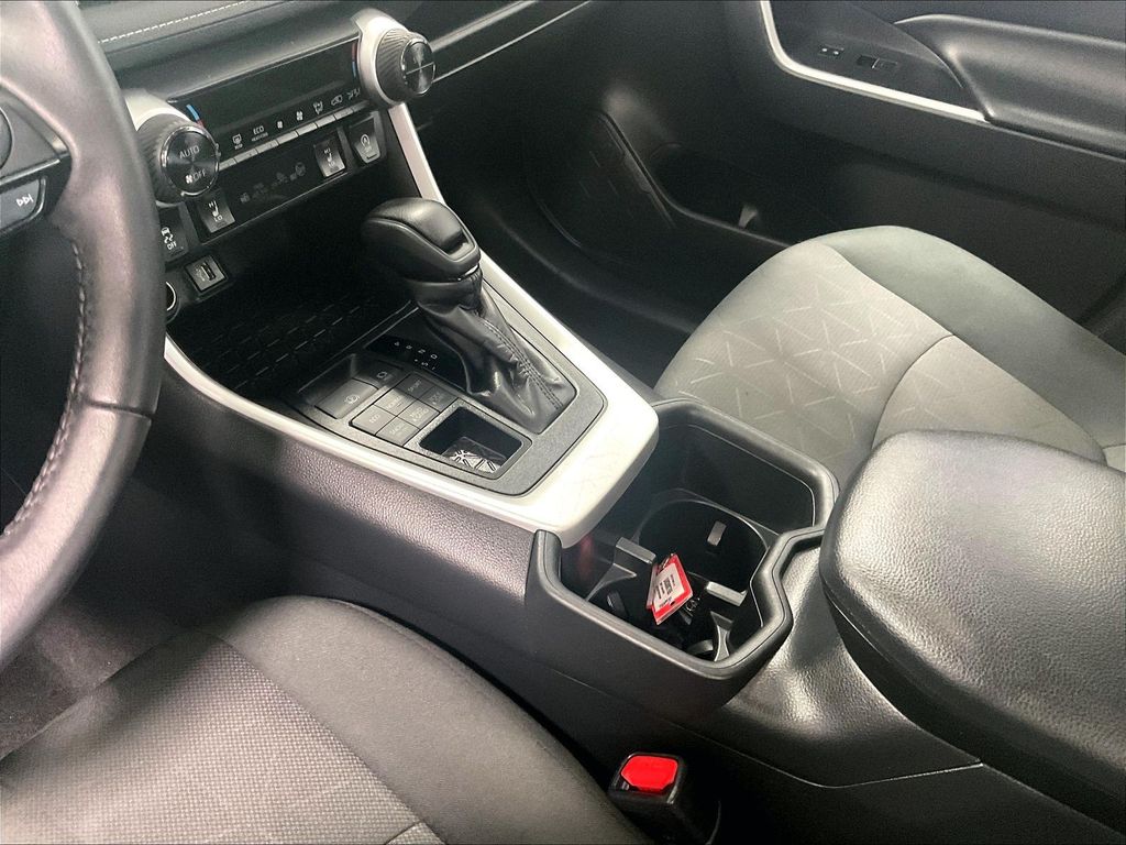 2024 Toyota RAV4 — photo 20