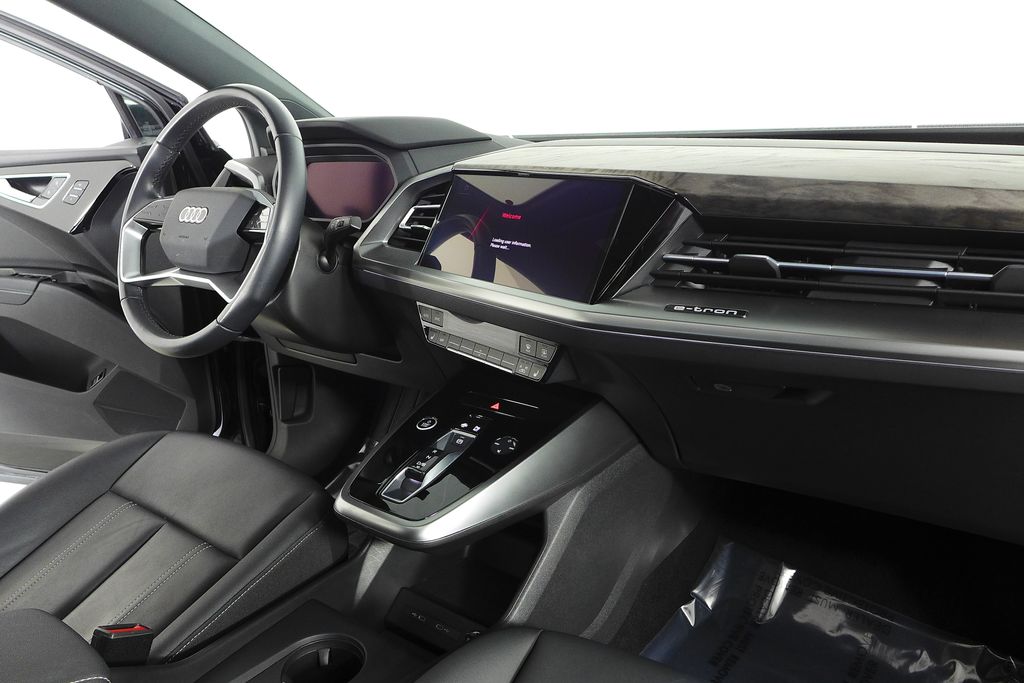 Thumbnail: 2023 Audi Q4 e-tron - 13