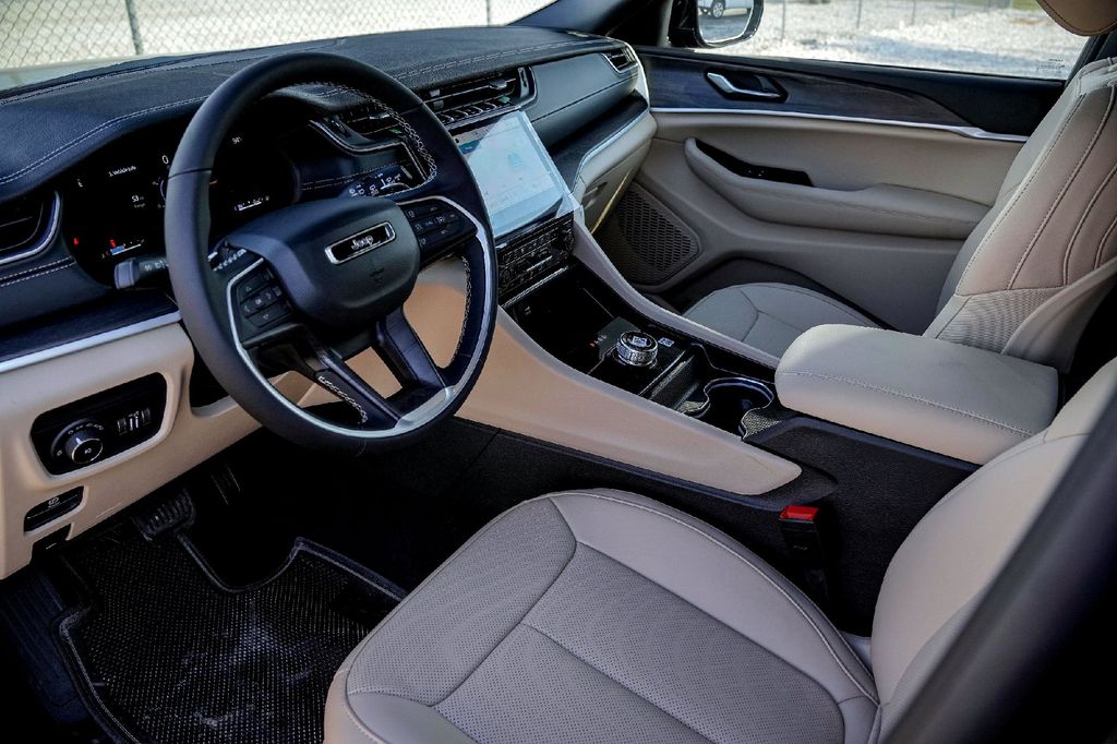 New Car 2025 Jeep Grand Cherokee  Limited For Sale Under $50,000 In Taylor, Texas
