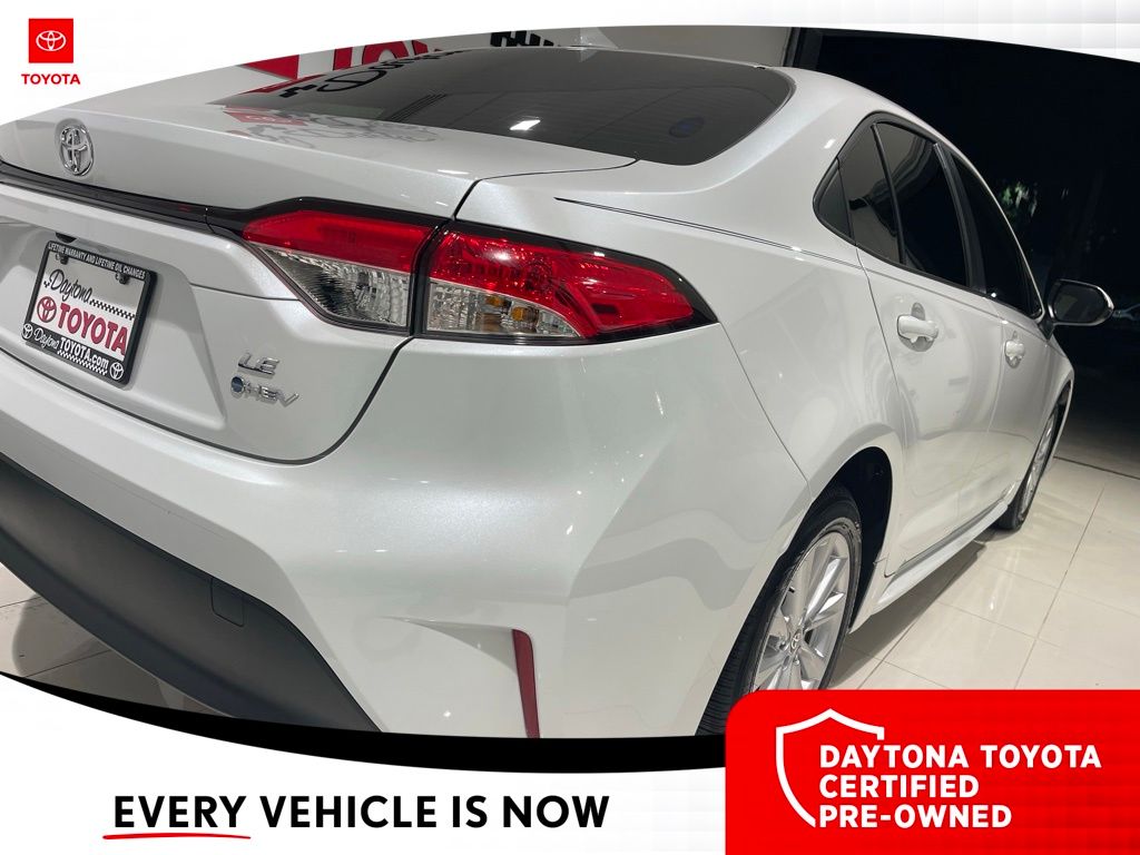 2026 Toyota Corolla LE - Photo 9