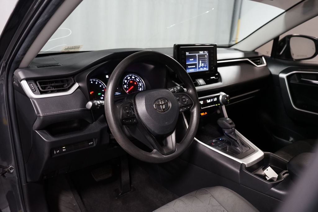 Thumbnail: 2021 Toyota RAV4 - 7