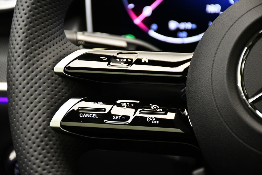 2025 Mercedes-Benz GLC 300 23
