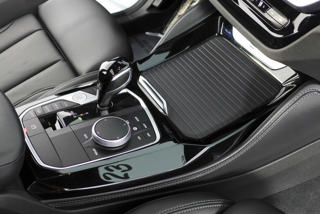 Thumbnail: 2023 BMW X4 - 22