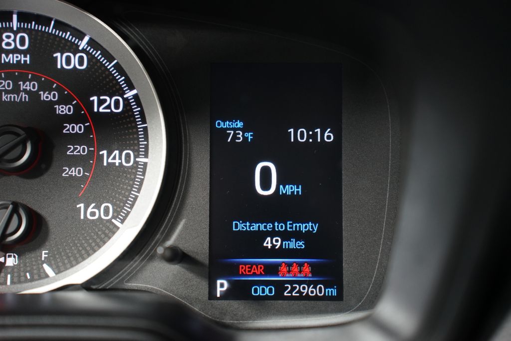 2022 Toyota Corolla Cross LE 16