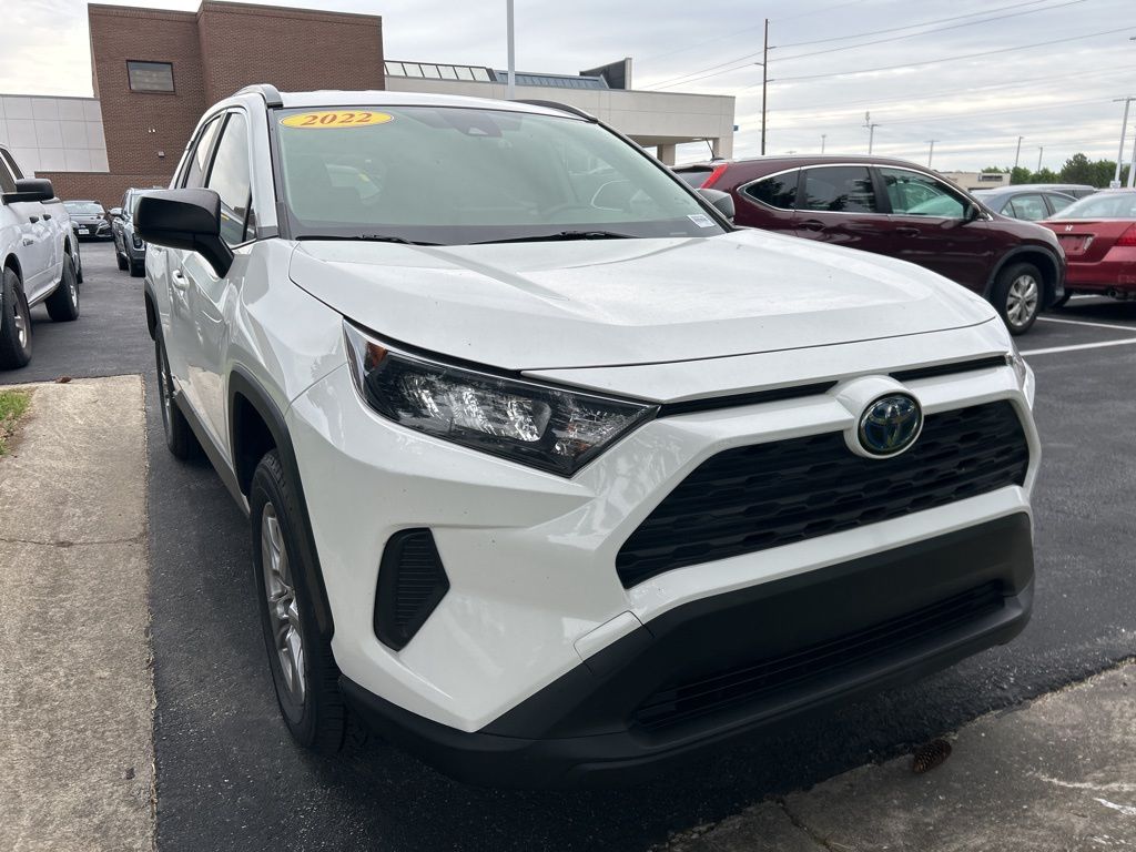 2022 Toyota RAV4 LE 4