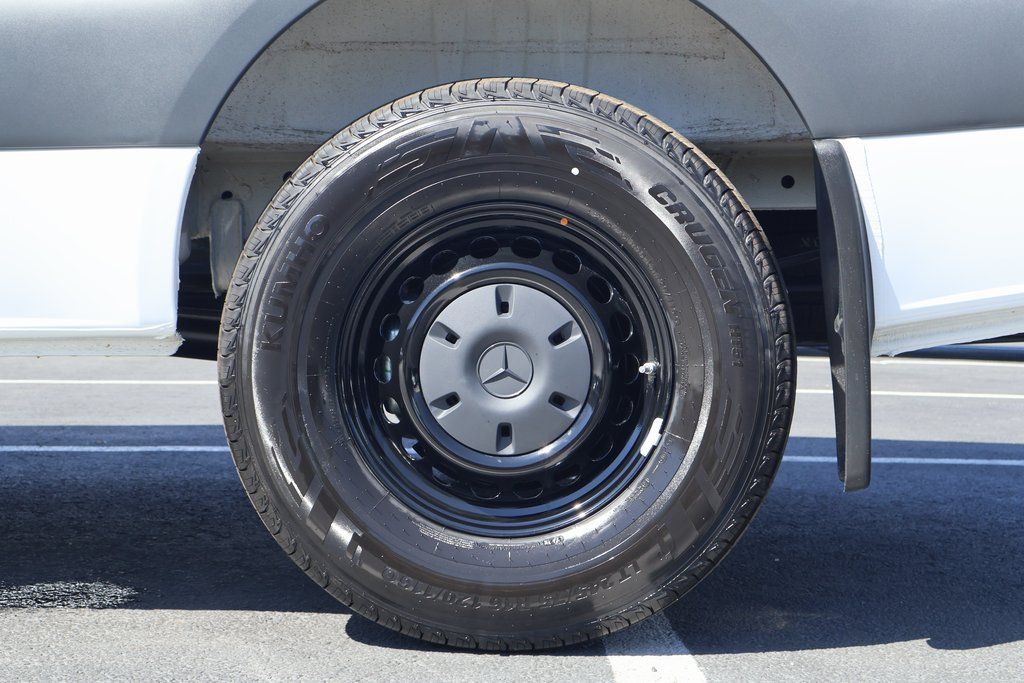 Thumbnail: 2025 Mercedes-Benz Sprinter - 10