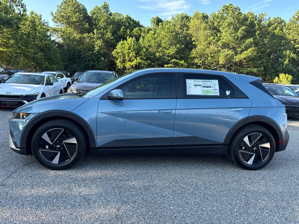 2025 Hyundai Ioniq 5 SE photo 2