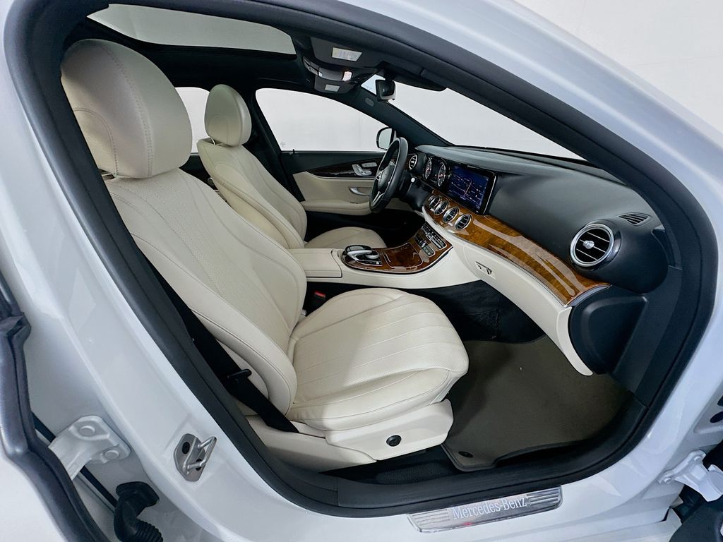 Thumbnail: 2019 Mercedes-Benz E-Class - 29
