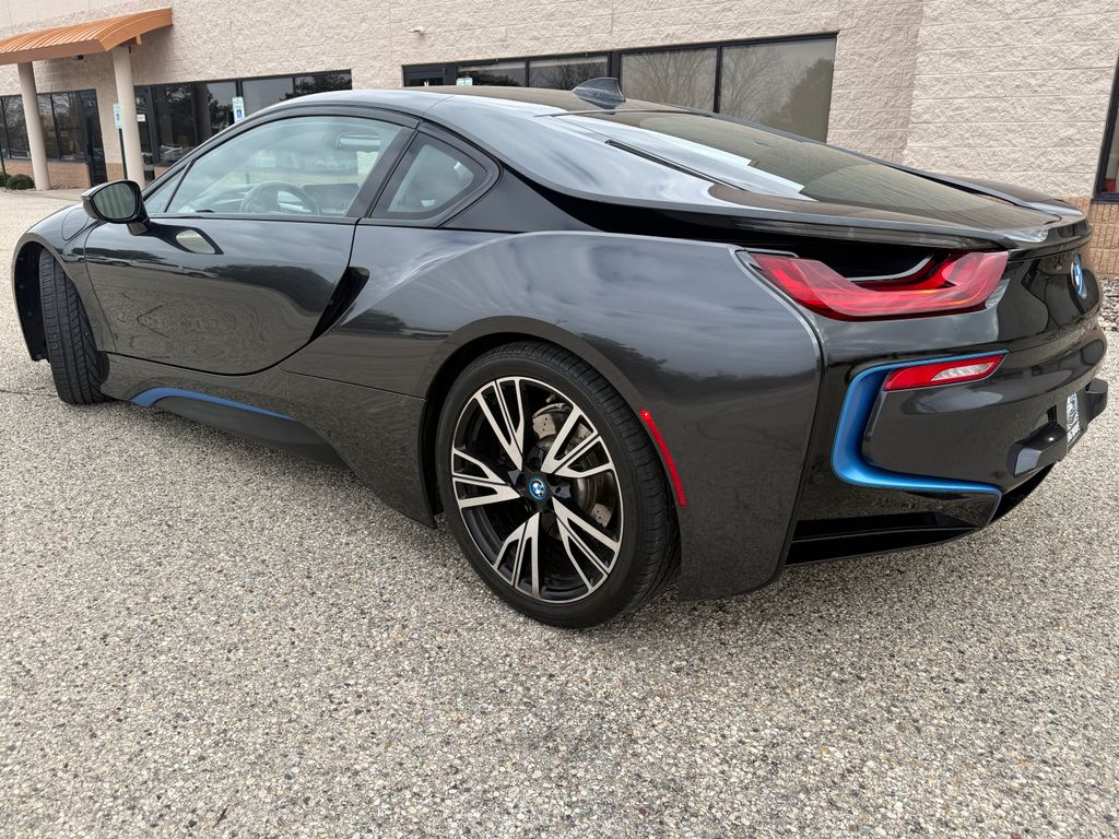 BMW i8