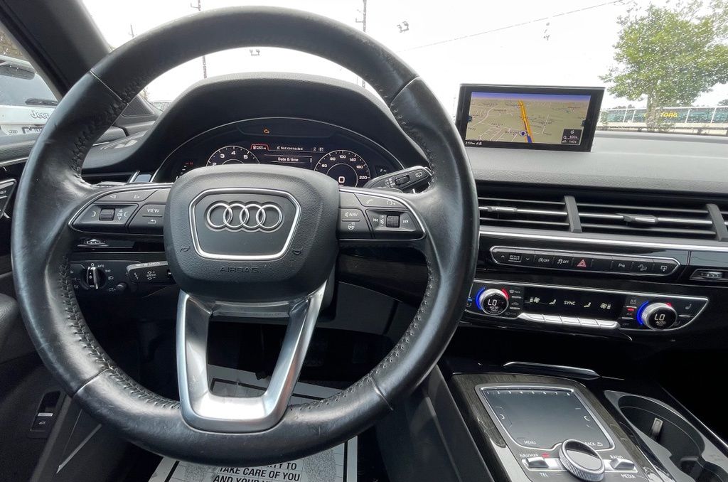 2017 Audi Q7 2.0T Premium Plus Black at Autostrade