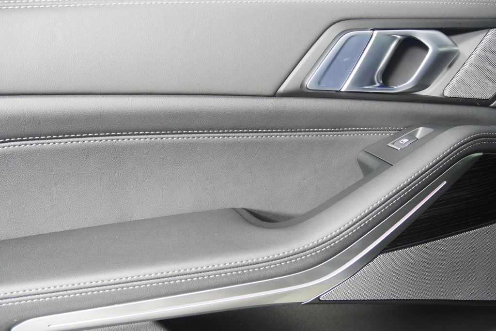 Thumbnail: 2026 BMW X5 - 14