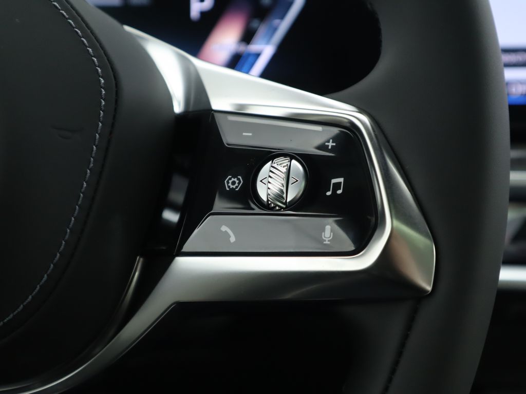 Thumbnail: 2026 BMW i7 - 12