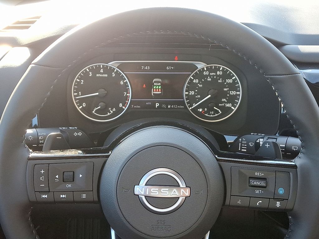 2025 Nissan Pathfinder SL 9