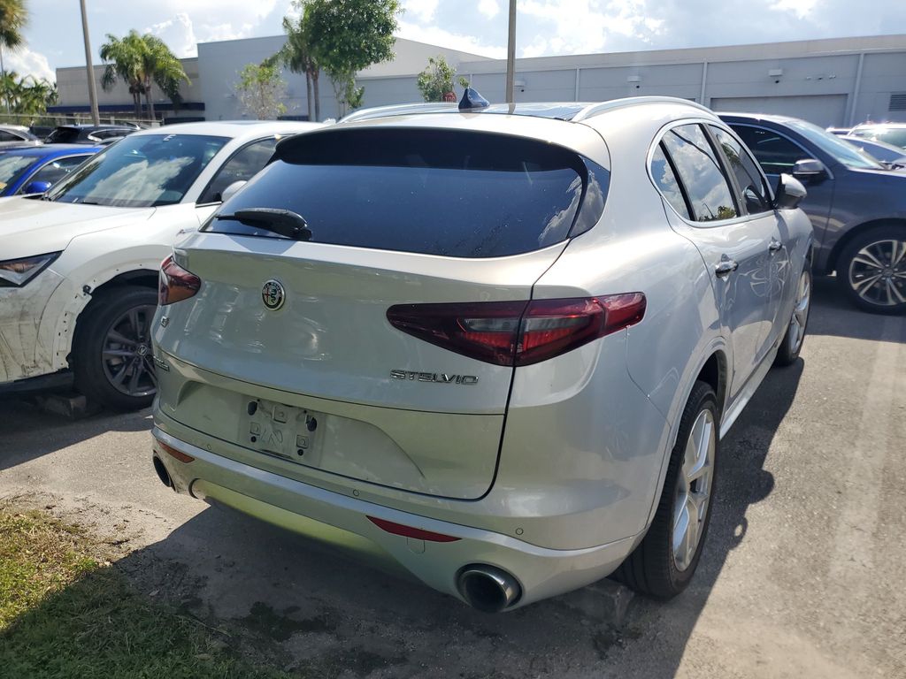 2021 Alfa Romeo Stelvio - $17,888