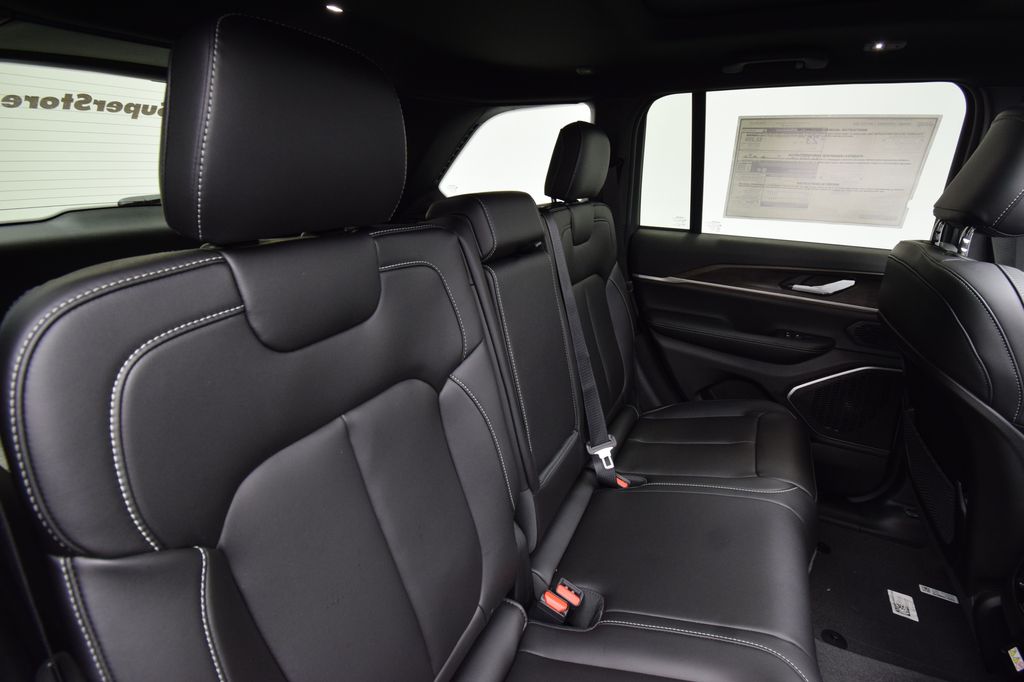 new 2026 Jeep Grand Cherokee car, priced at $45,500