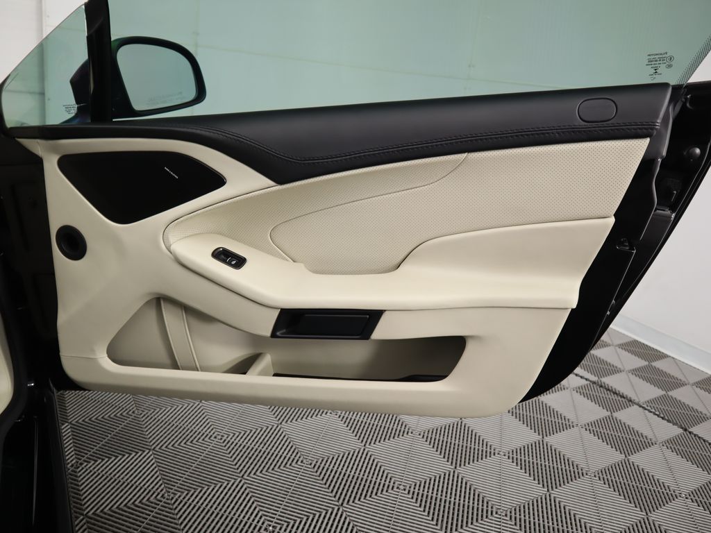 Thumbnail: 2015 Aston Martin Vanquish - 26