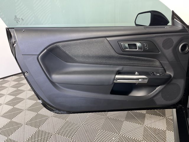 Thumbnail: 2025 Ford Mustang - 9