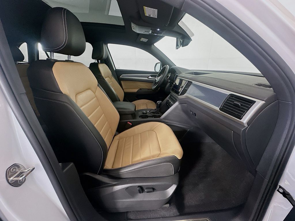 Thumbnail: 2022 Volkswagen Atlas - 28