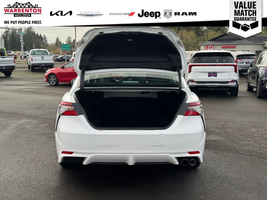 2024 Toyota Camry SE photo 3