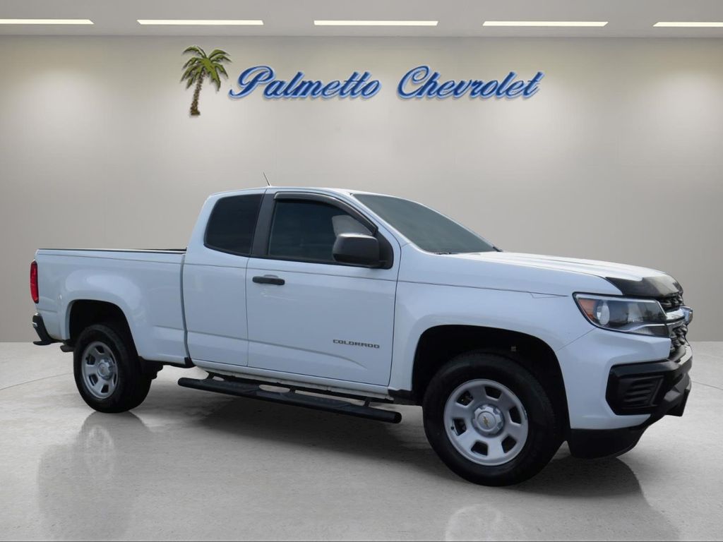 Summit White 2021 Chevrolet Colorado Pickup Truck 4X2 8-Speed Automatic