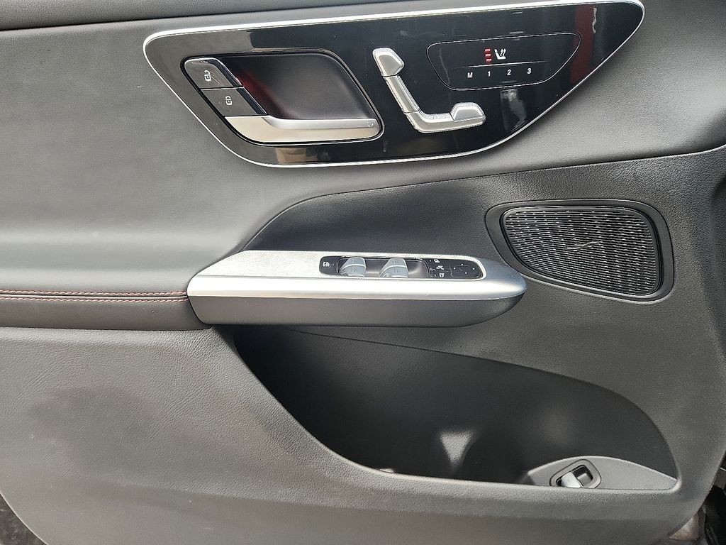 Thumbnail: 2025 Mercedes-Benz GLC - 12