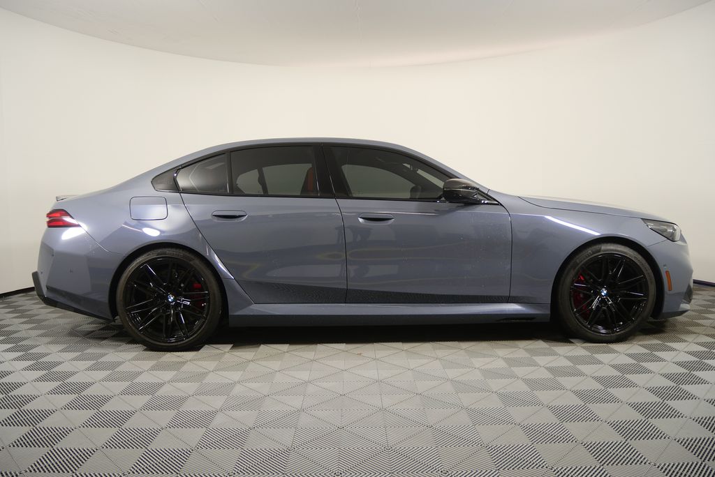 Thumbnail: 2025 BMW M5 - 2