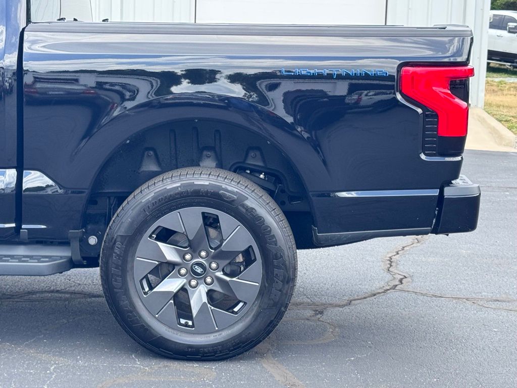 FordF-150 Lightning43
