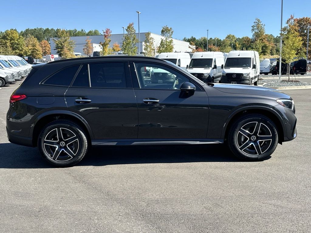 2025 Mercedes-Benz GLC GLC 300 9