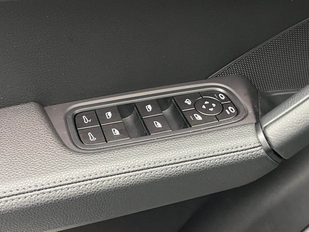 Thumbnail: 2025 Porsche Cayenne - 19