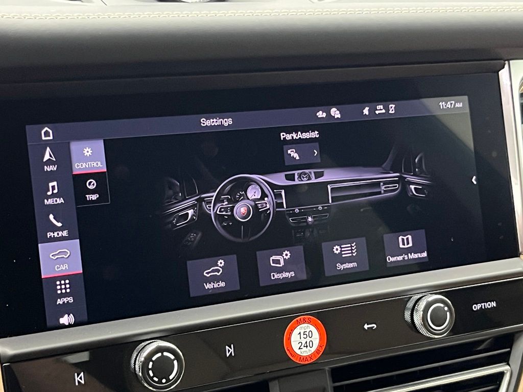 Thumbnail: 2026 Porsche Macan - 26