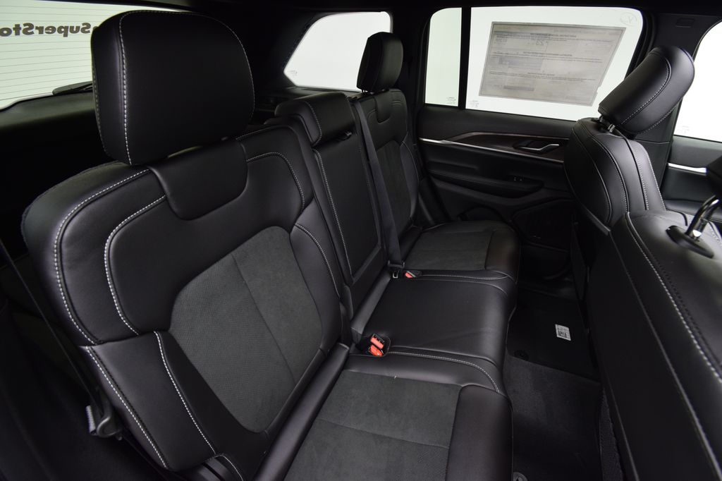 new 2026 Jeep Grand Cherokee car, priced at $46,442