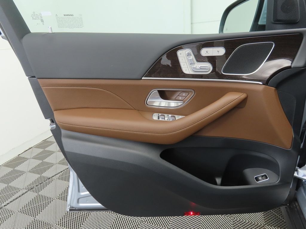 Thumbnail: 2025 Mercedes-Benz GLE - 24