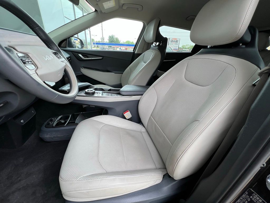 2022 Kia EV6 Wind photo