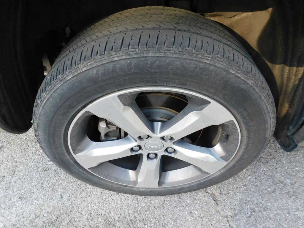 Thumbnail: 2021 Jeep Grand Cherokee L - 8