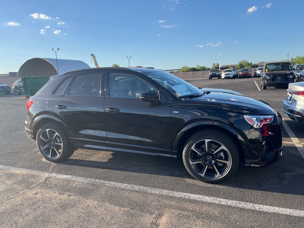 Thumbnail: 2025 Audi Q3 - 3